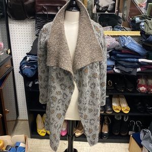 Like New Cupcakes & Cashmere Grey Leopard Ruffa Heavy Weight Cardigan - XS